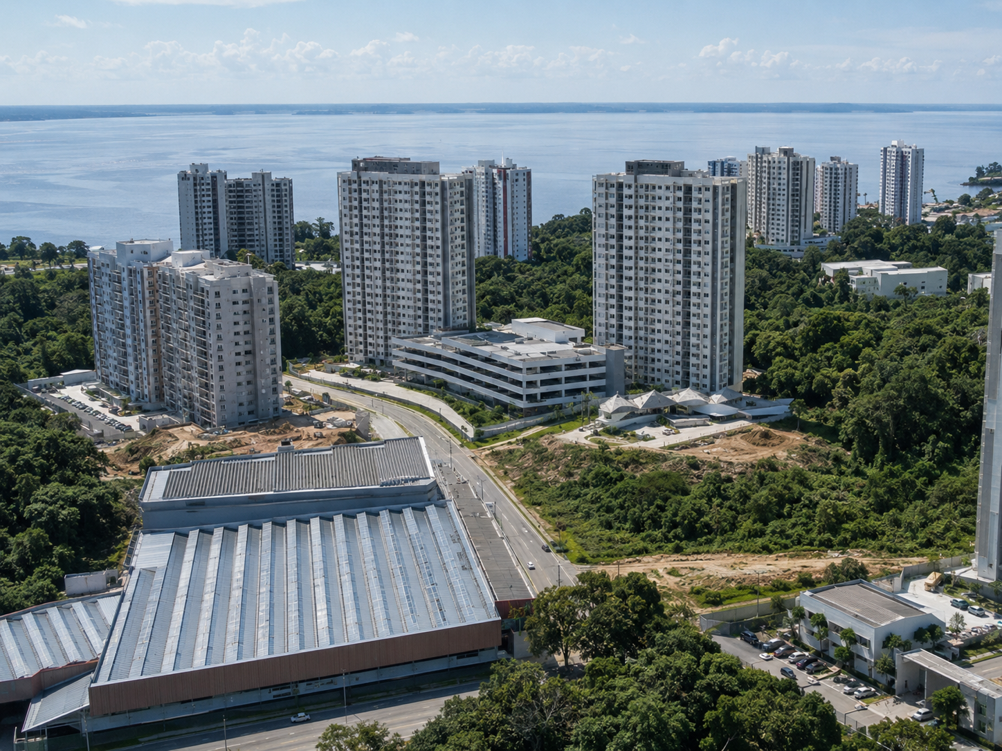 Entorno urbano e área verde do empreendimento Altos do Aleixo